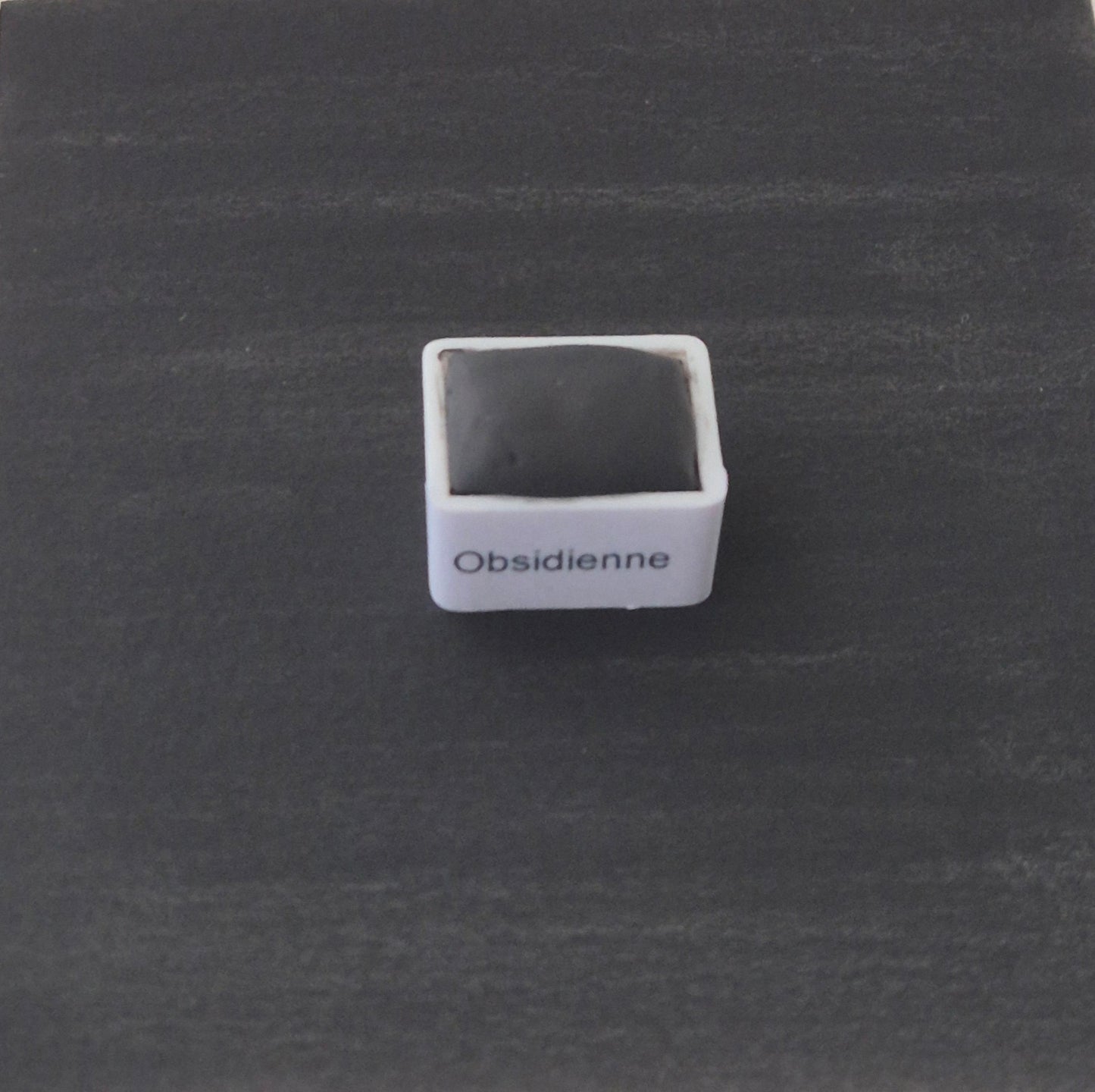 Obsidienne – Aquarelle extra fine artisanale et végane (demi godet)